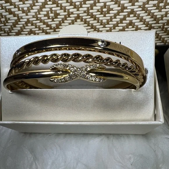 Anne Klein New in Box 3 Three Gold Tone Bracelets Bangles and In Gift Box - Picture 4 of 8
